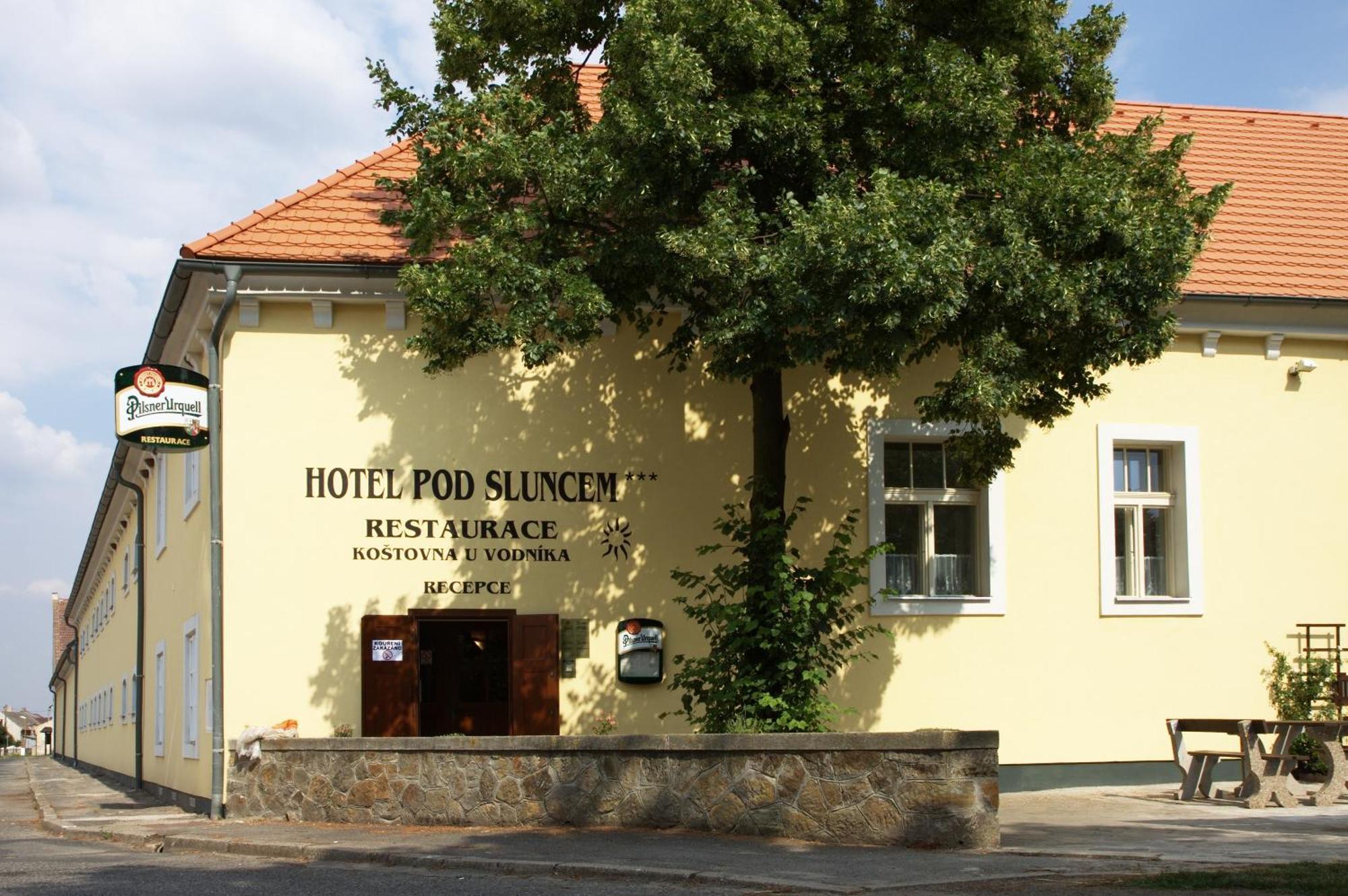 Hotel Pod Sluncem Třebíz 외부 사진